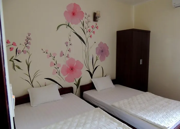 Khách sạn Four Seasons 2*