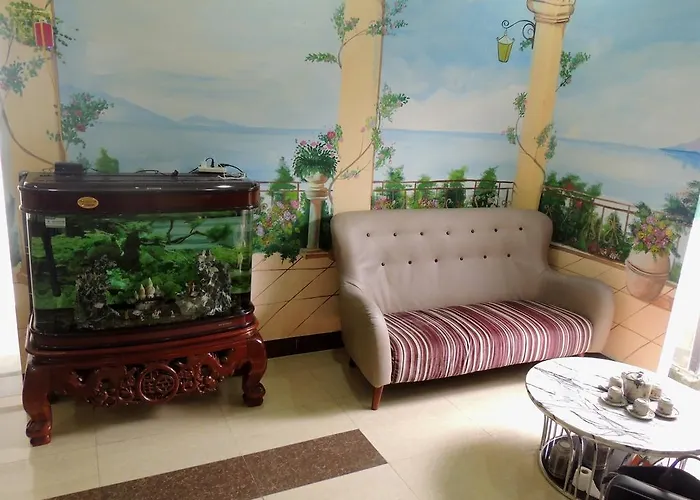 Khách sạn Four Seasons 2*