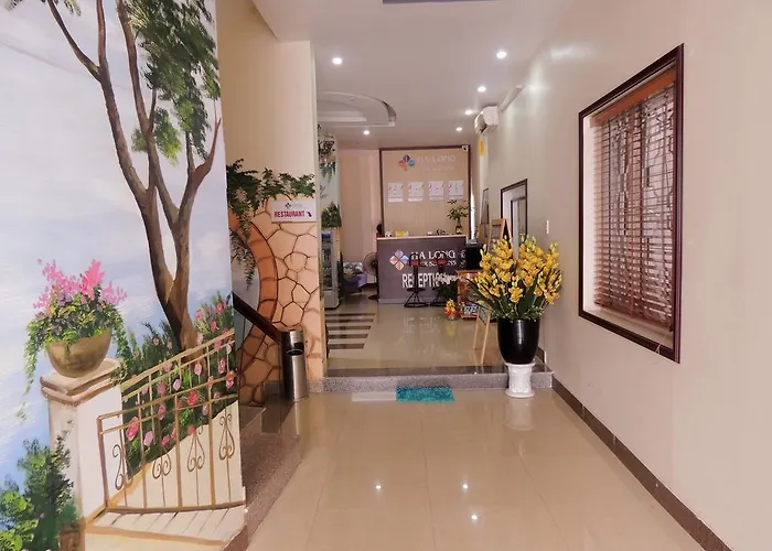 Four Seasons Hạ Long