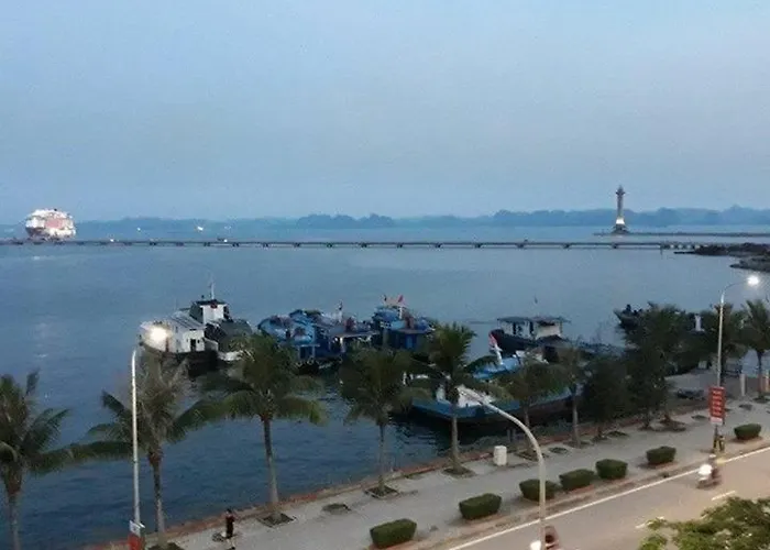 Four Seasons 2* Hạ Long